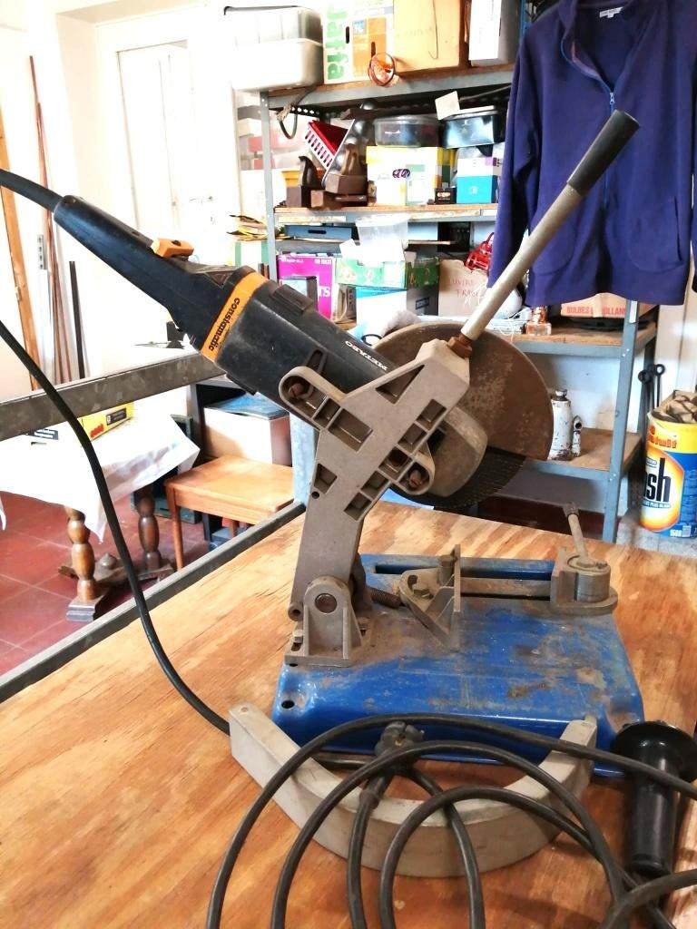 meuleuse d'angles METABO et support et disques, Doe-het-zelf en Bouw, Gereedschap | Slijpmachines, Ophalen, Gebruikt, 1000 watt of meer