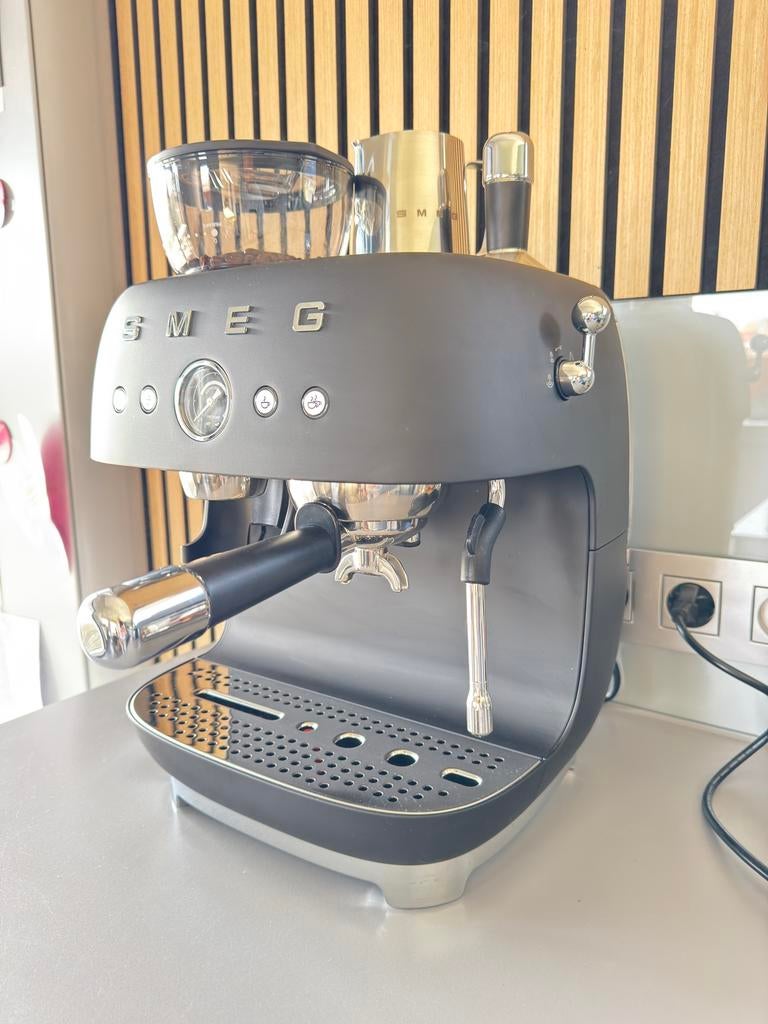 Machine à expresso Smeg semi-pro, Electroménager, Cafetières, Machine à espresso, Réservoir d'eau amovible, Enlèvement ou Envoi