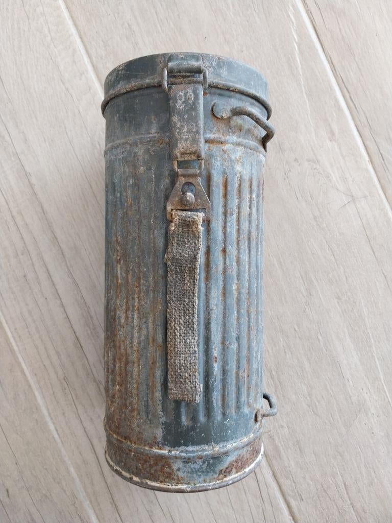 boite masque à gaz allemand WW2 1944 Ardennes, Collections, Enlèvement ou Envoi