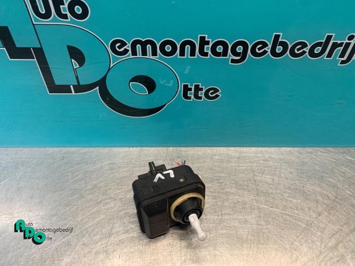 Moteur phare d'un Nissan Micra (Micra 03-), -, 3 mois de garantie, Utilisé, -