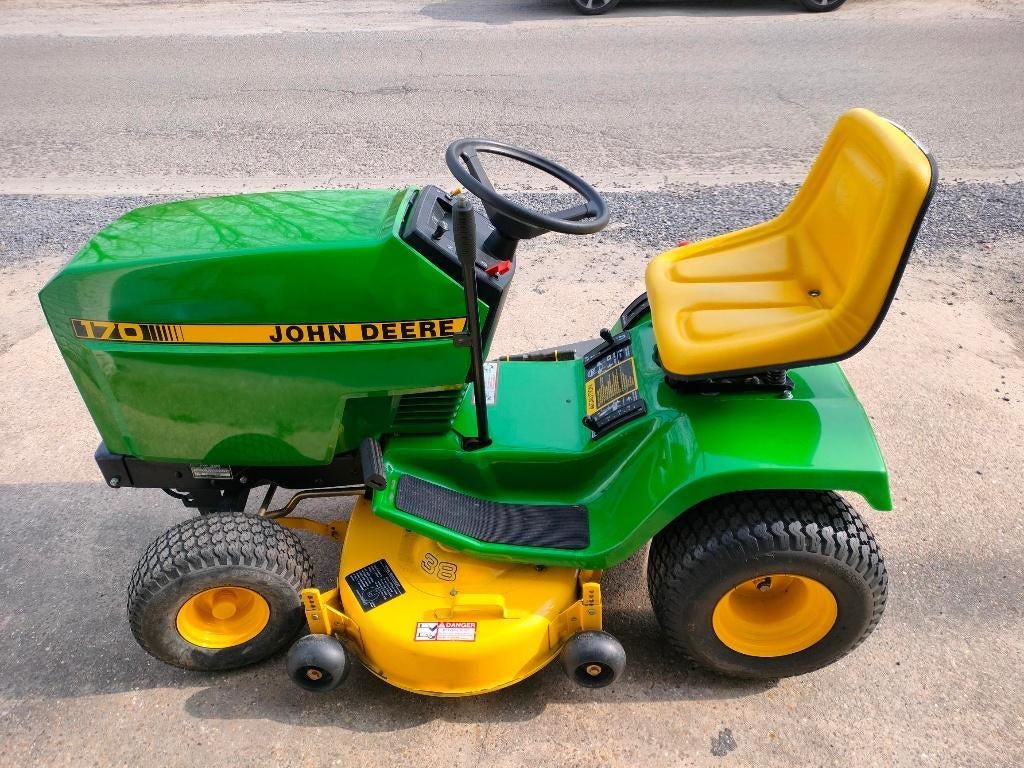 Tondeuse autoportée John Deere 170, Jardin & Terrasse, Tondeuses autoportées, Bac de ramassage, John deere, Comme neuf, Enlèvement