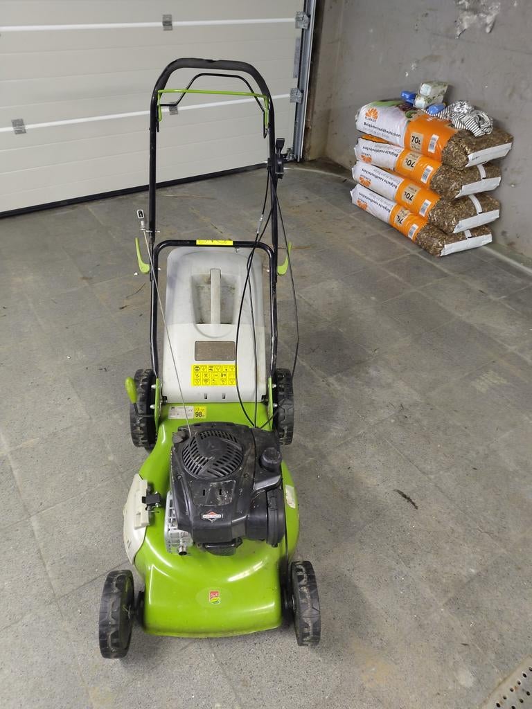 Grasmachine op benzine van Central park, Ophalen, Gebruikt, Central Park, Opvangbak