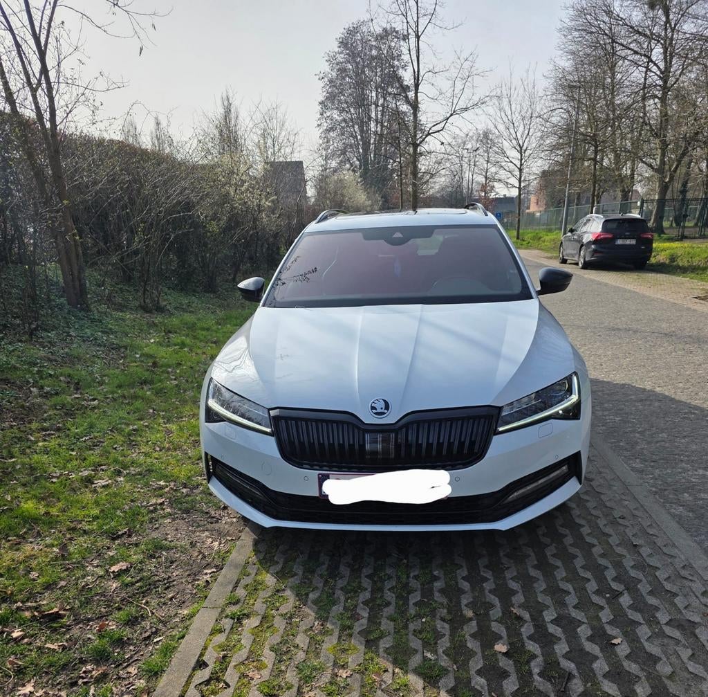 Skoda superb sport line FULL option, Auto's, Skoda, Particulier, Superb, 360° camera, 4x4, Aangepast voor mindervaliden, ABS, Achteruitrijcamera