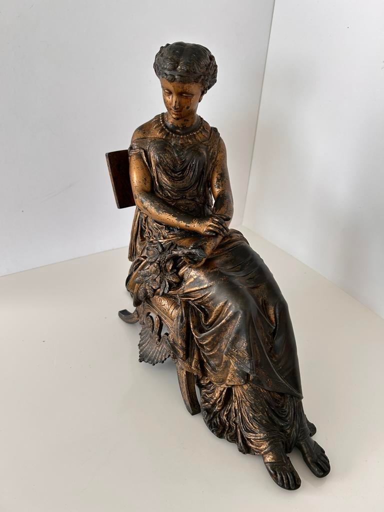 Beeld zittende dame, Ophalen, Gebruikt