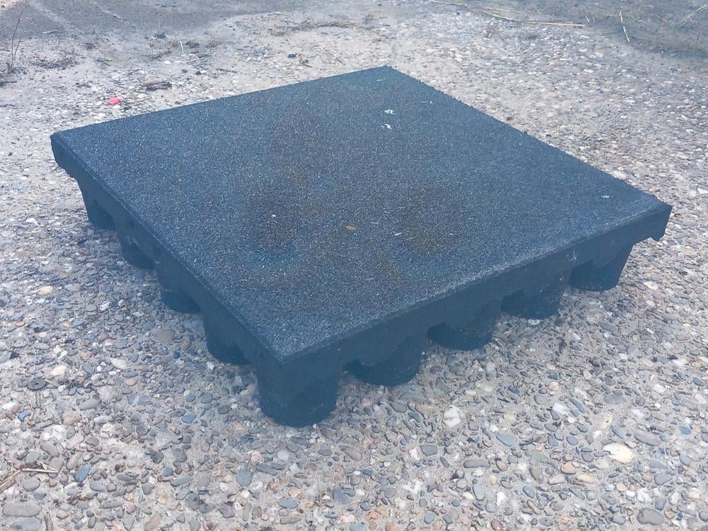 75 Dikke rubber tegels 50x50x10, Dieren en Toebehoren, Weidegang