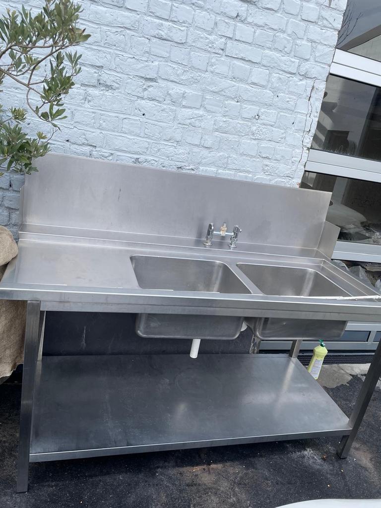 Wasstraat wastafel, Ophalen