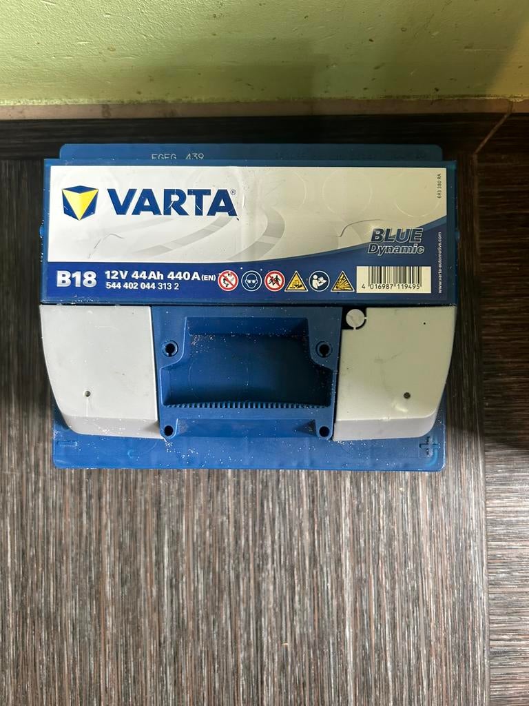 Batterie auto varta B18 12v 44Ah  440A, Autos : Pièces & Accessoires, Enlèvement