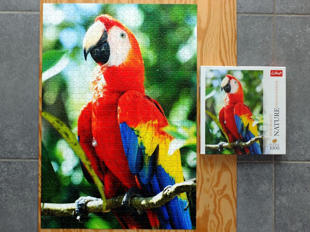 Puzzle 1000 pièces Trefl - Perroquet ara rouge, Honduras, Enlèvement ou Envoi, 500 à 1500 pièces, Comme neuf, Puzzle