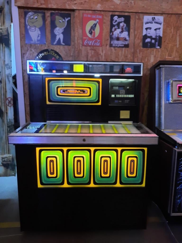 JUKEBOX AND MORE ZONDAG 5 APRIL OPEN VAN 13u -17u, Collections, Machines | Jukebox, Enlèvement, Ami