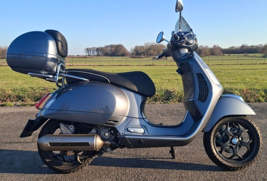 VESPA GTS 250IE. Nieuwstaat... 2016., Motoren, 250 cc, Scooter, Particulier, 11 kW of minder