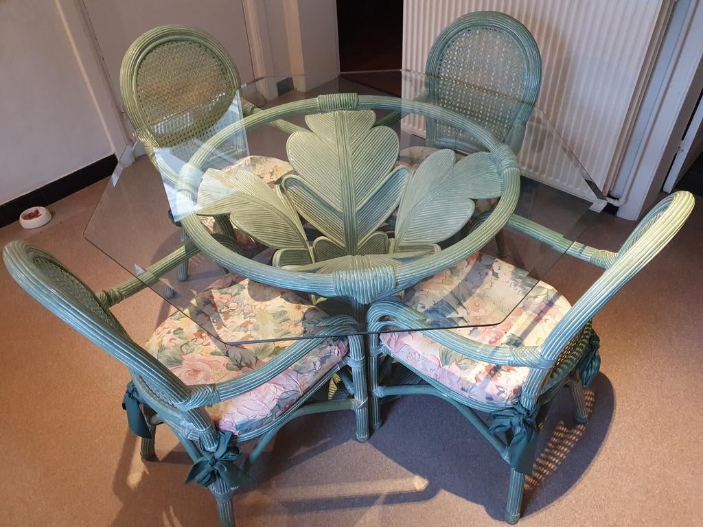 Tafel met 4 stoelen, Ophalen