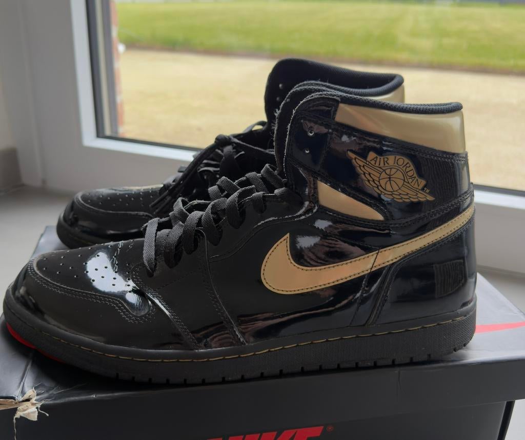 Air Jordan 1 black metallic Gold  pointure 49,5, Enlèvement, Comme neuf