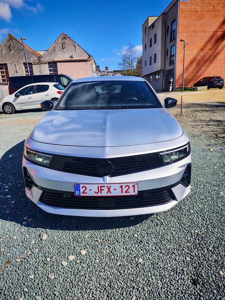 Opel Astra sport tourer, Autos, Opel, Argent ou Gris, Achat, Euro 6, Carnet d'entretien