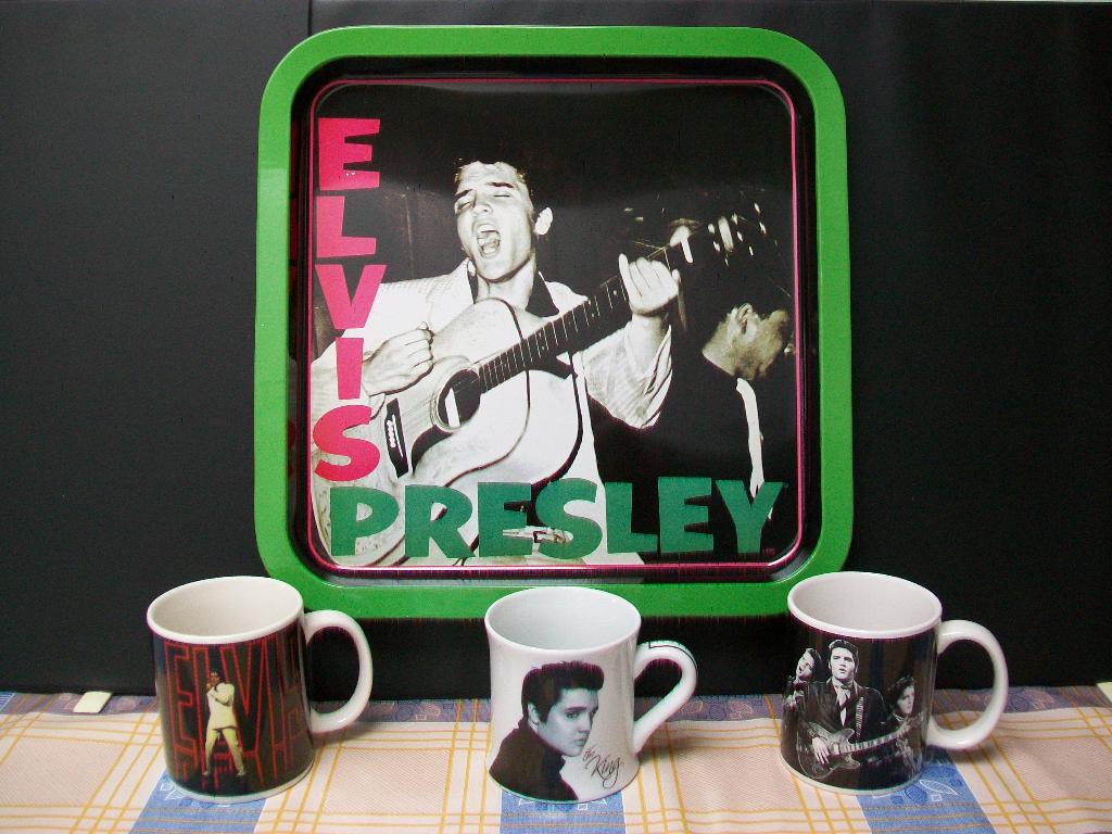 Elvis Presley - Plateau - Dienblad - Tas - Mok - Mug, Ophalen of Verzenden, Zo goed als nieuw, Gebruiksvoorwerp
