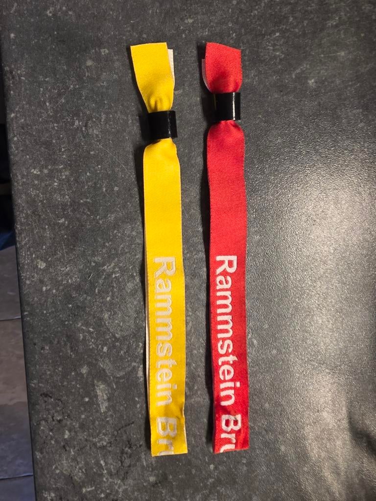 Rammstein concert bandjes, Dieren en Toebehoren, Verzenden