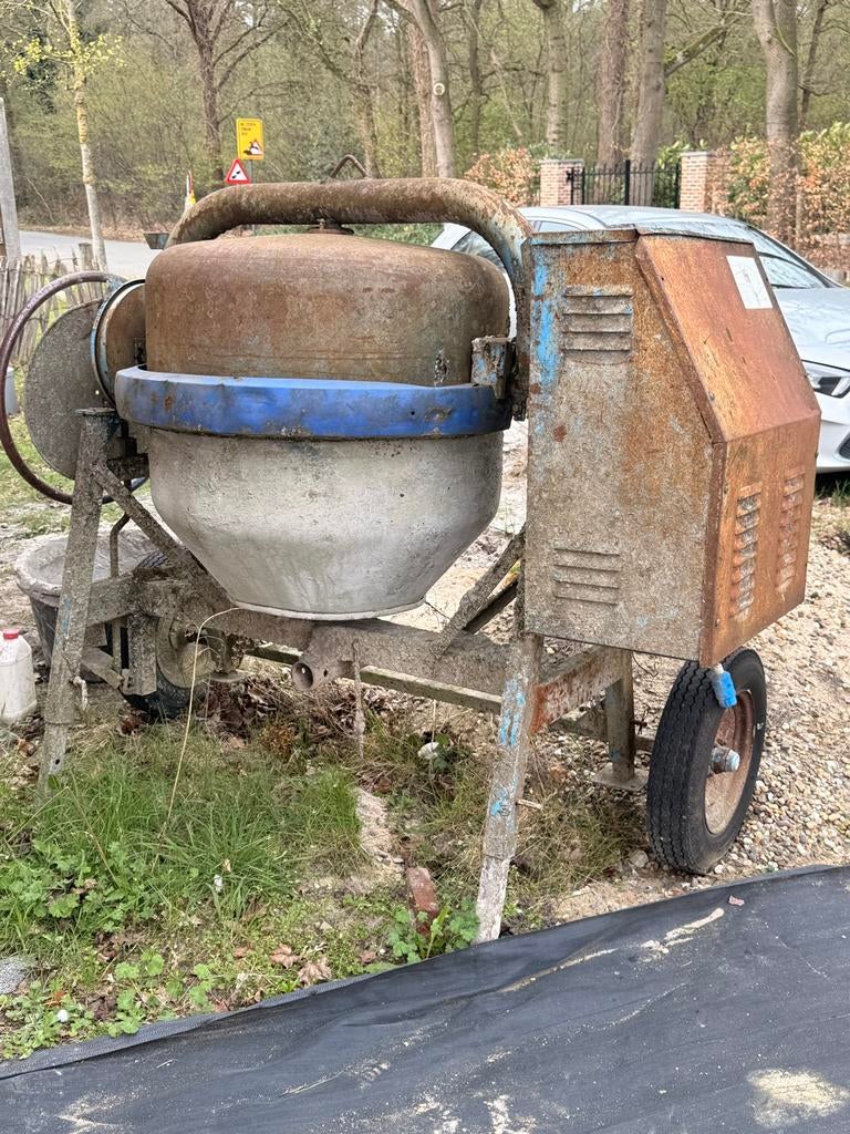 Grote mortelmolen op banden, Doe-het-zelf en Bouw, Betonmolens, Ophalen, Zo goed als nieuw