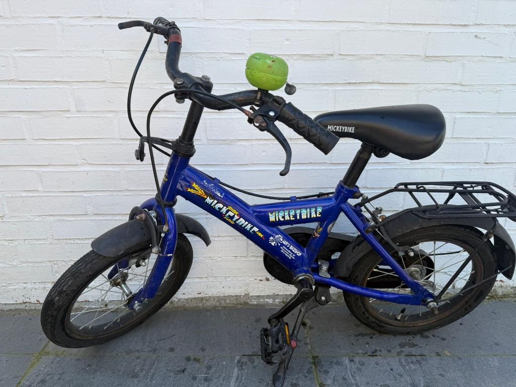 Kinderfiets Mickeybike – compacte fiets met bagagedrager, Fietsen en Brommers, Fietsen | Kinderfietsjes, Ophalen, Gebruikt