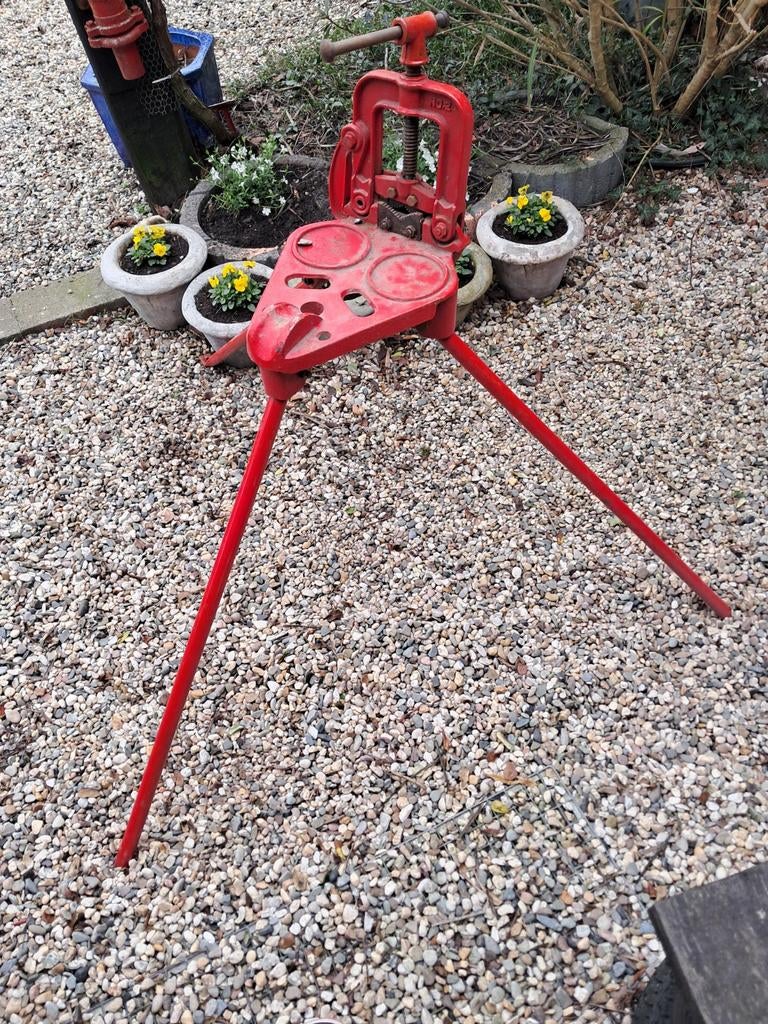 Draadsnij set, Ophalen