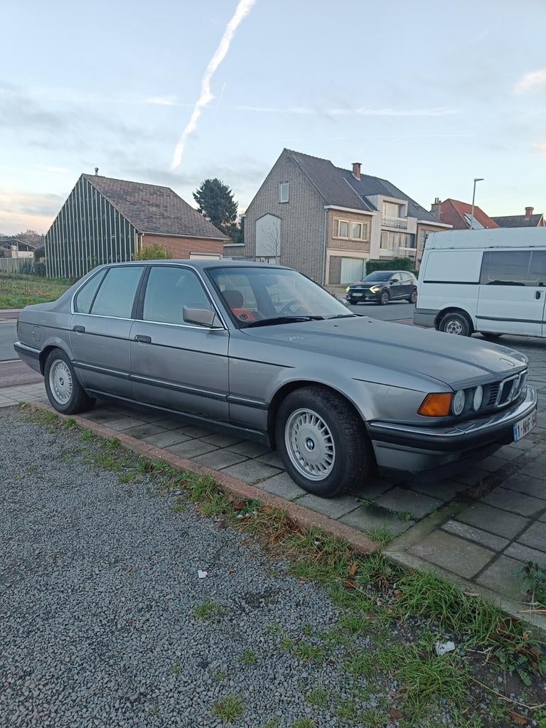 BMW 730i V8 2750€ zo mee nemen, Autos, Cuir, Argent ou Gris, Achat, Noir