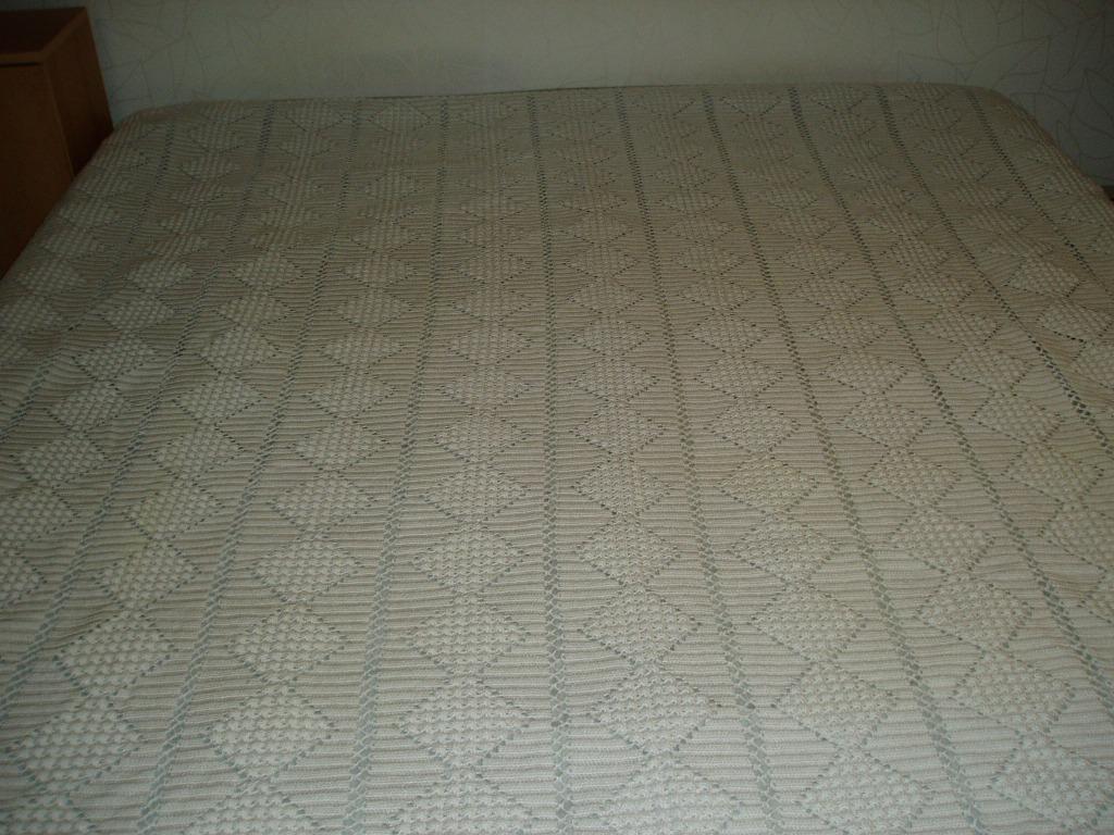 wit gehaakte bedsprei, 2,40m op 2,10m katoen/synthetisch, Comme neuf, Enlèvement, Autres types, Blanc