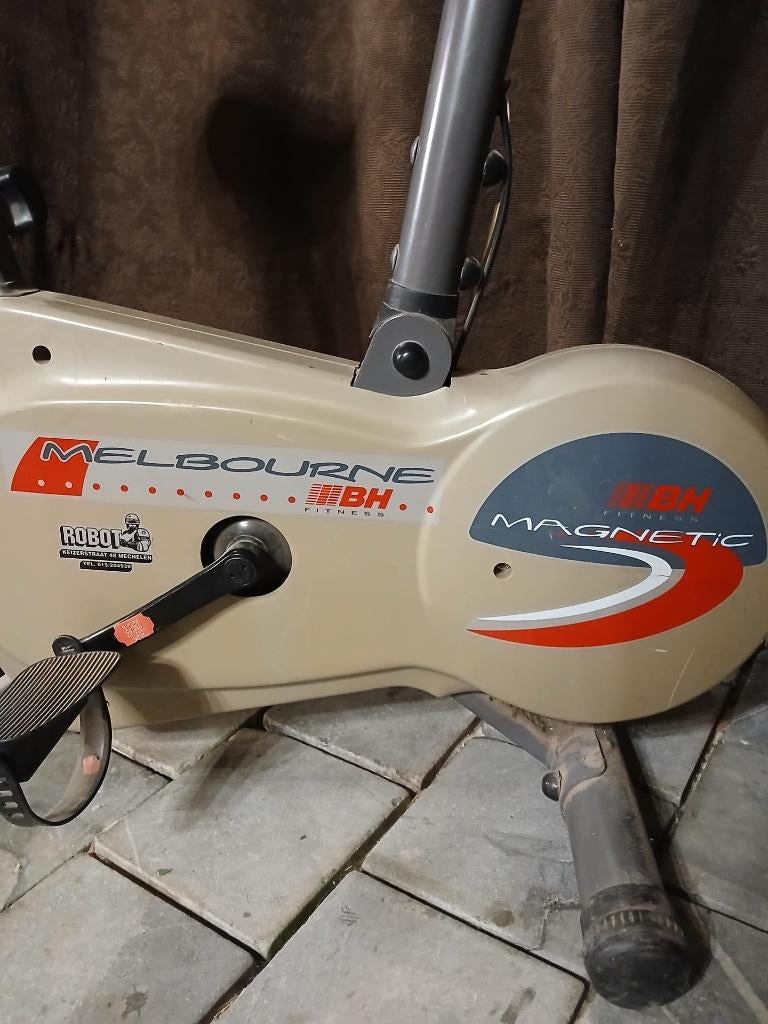 Melbourne BH Fitness Home trainer, Sport en Fitness, Fitnessapparatuur, Gebruikt, Hometrainer, Benen, Buik, Kunststof, Ophalen