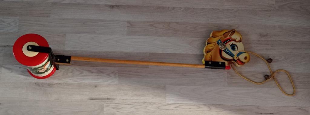 Vintage houten speelgoedpaard( stokpaard) met geluid, Ophalen of Verzenden, Overige typen