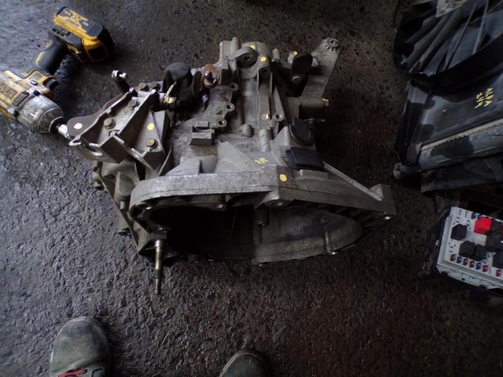 Boite de vitesses Alfa Romeo 147 Phase 2 1.6i 105 77Kw LP/13, Autos : Pièces & Accessoires, Transmission & Accessoires, Alfa Romeo