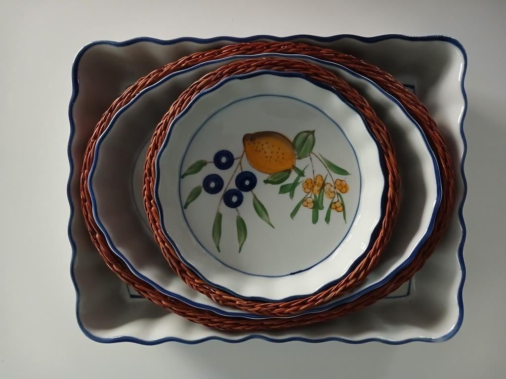 Trio de plats (rond, ovale, rectangulaire) à motif provençal, Maison & Meubles, Cuisine | Vaisselle, Utilisé, Autres types, Céramique