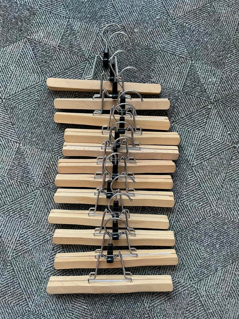 12 cintres pour pantalons - comme neufs, Vêtements | Femmes, Cintres, Enlèvement ou Envoi, Comme neuf