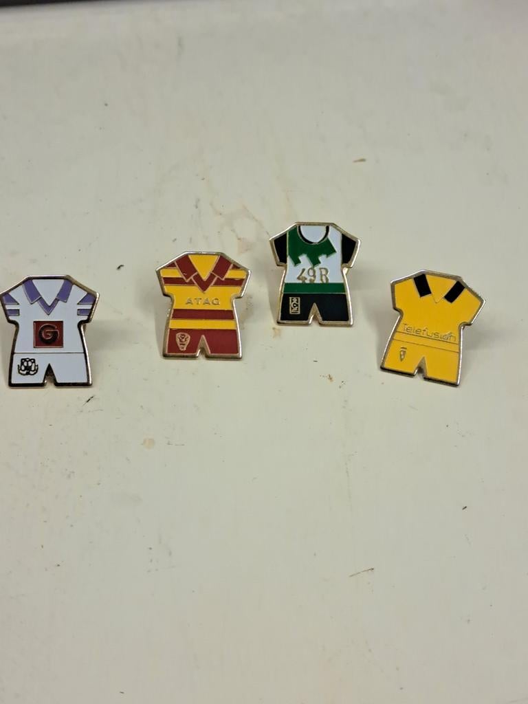 4x voetbalploeg pins anderlecht, lierse enz...92-93..., Ophalen of Verzenden, Zo goed als nieuw