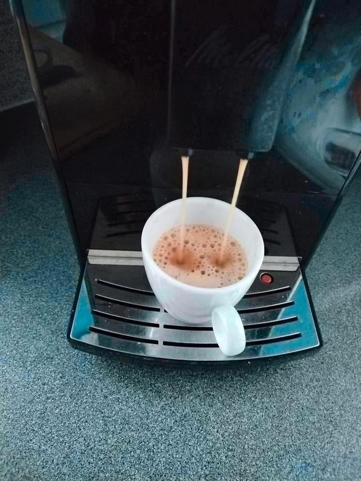 MELITTA. Caffeo SOLO volautomatisch, Elektronische apparatuur, Koffiezetapparaten, Zo goed als nieuw, Koffiebonen, Espresso apparaat