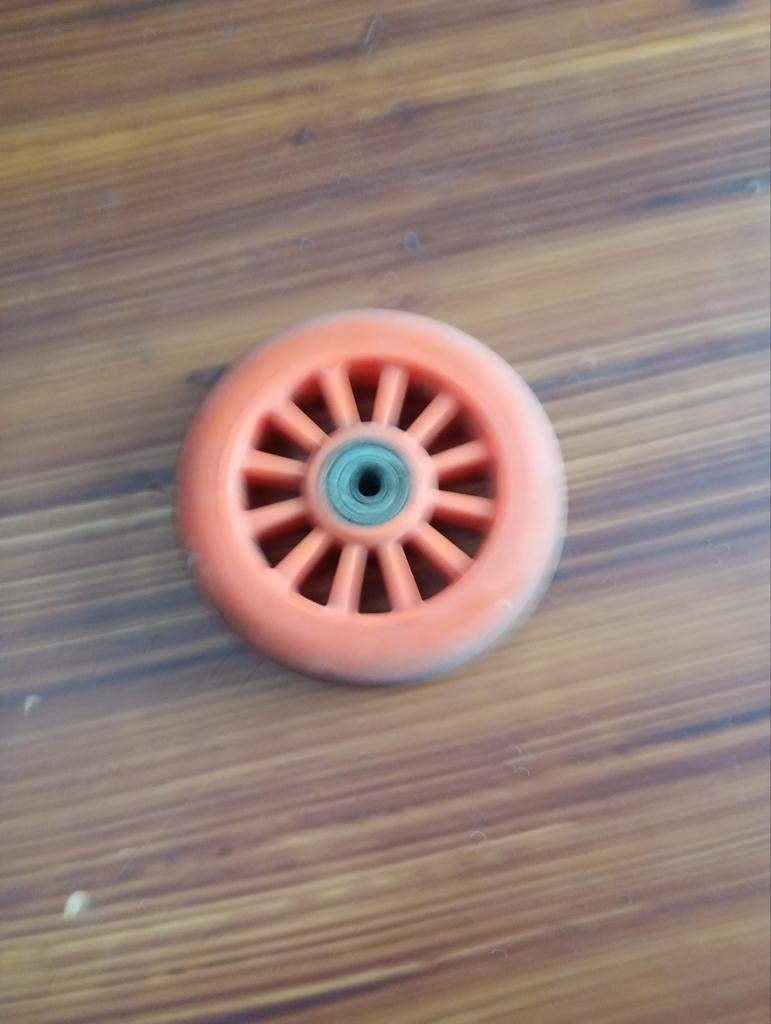 Enkel wieltje voor step/rolschaatsen, Ophalen, Zo goed als nieuw