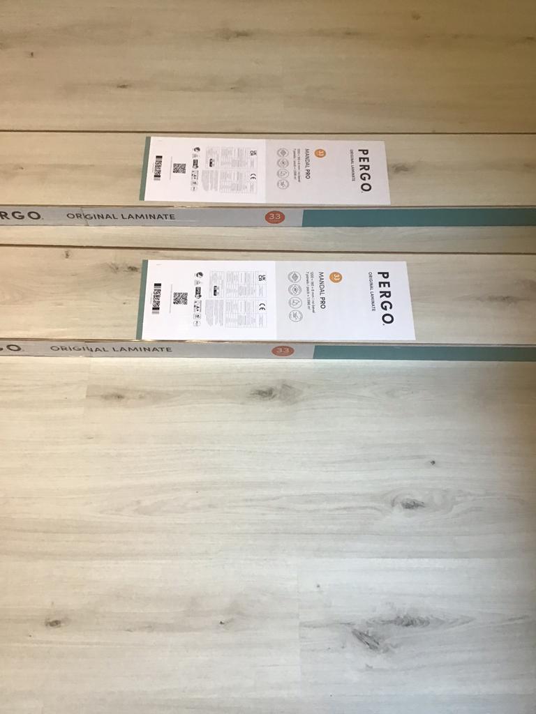 Pergo laminaat mandal pro klasse 33 nieuw 3,192 m2, Doe-het-zelf en Bouw, Ophalen, 50 tot 150 cm, Nieuw, Minder dan 5 m²