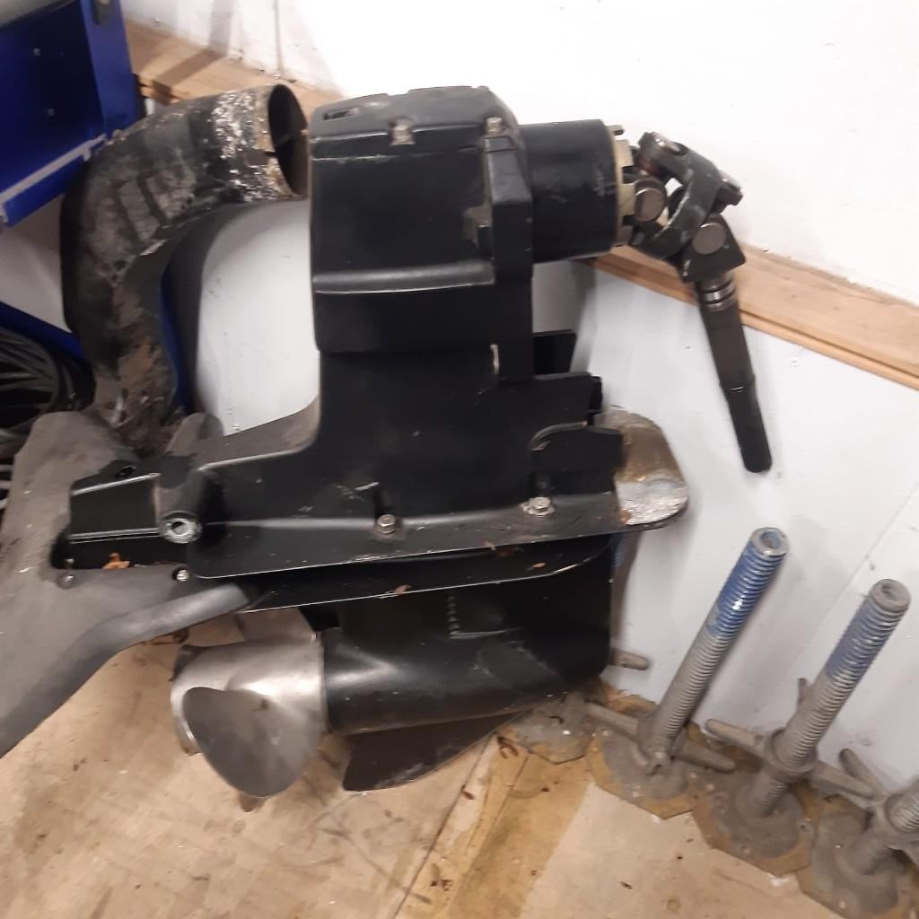Mercruiser staartstuk, Ophalen, Zo goed als nieuw, Binnenboordmotor, Viertaktmotor