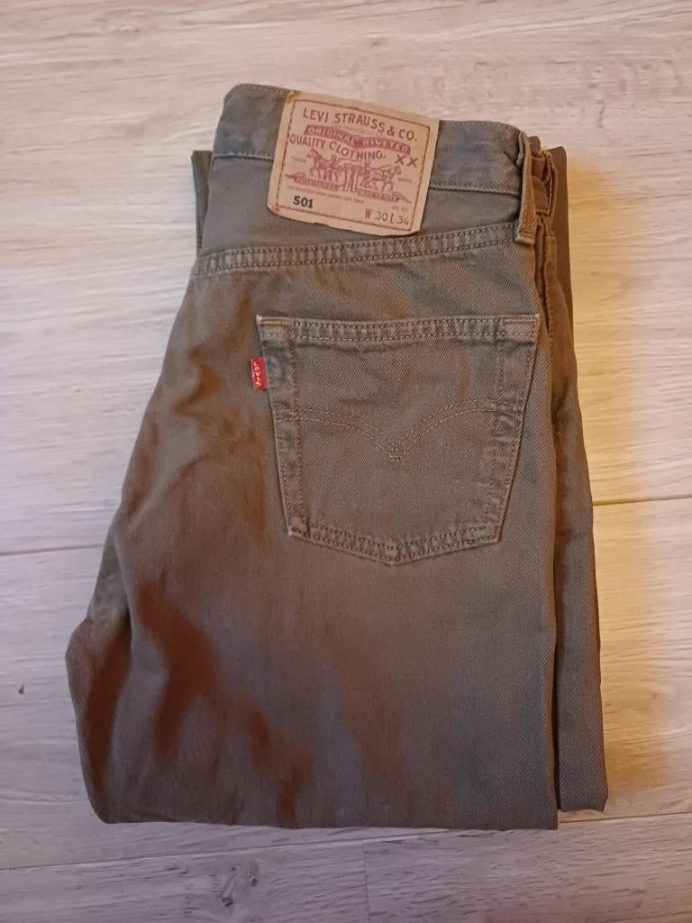 Levis 501 Kaki, Enlèvement ou Envoi, Autres couleurs, W32 (confection 46) ou plus petit, Porté