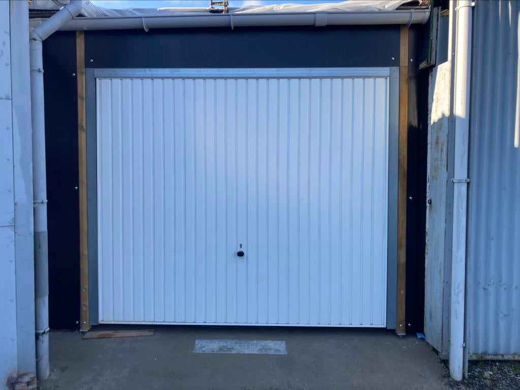 Grand garage de 38m2 à louer 210€/mois Vaux sous Chevremont, Immo, Garages en Parkeerplaatsen, Provincie Luik