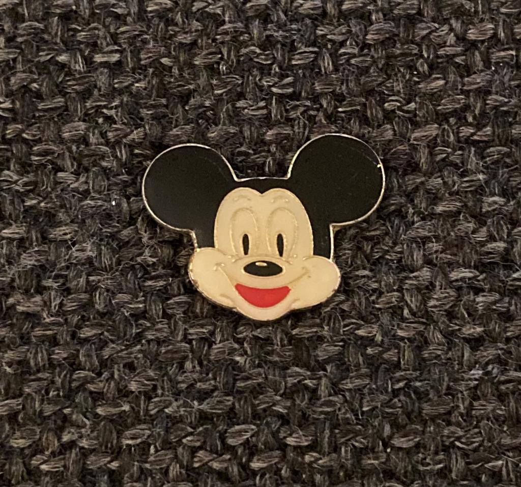 PIN - DISNEY - MICKEY MOUSE, Collections, Envoi, Utilisé, Figurine, Insigne ou Pin's