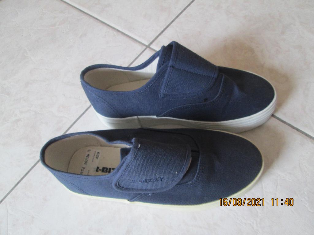 Chaussures bleues en toile « 2-BIZZY » neuve P : 34., Neuf, Enlèvement, Chaussures, 2-Bizzy