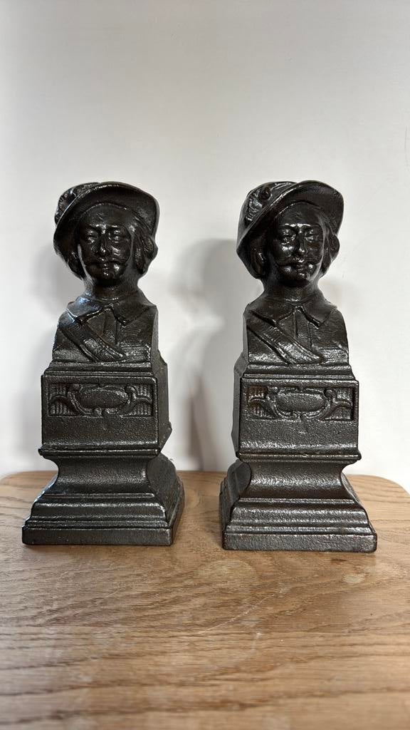 2 antieke gietijzeren haardbokken, Ophalen