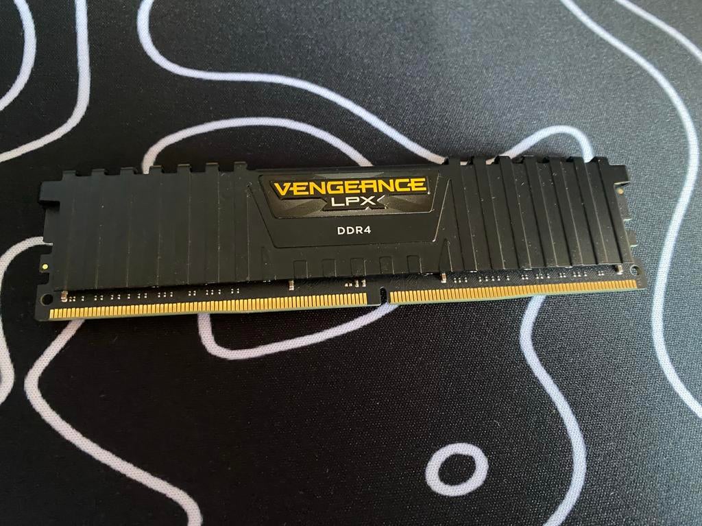 Corsair Vengeance DDR4 16GB, Computers en Software, Harde schijven, Ophalen, Zo goed als nieuw
