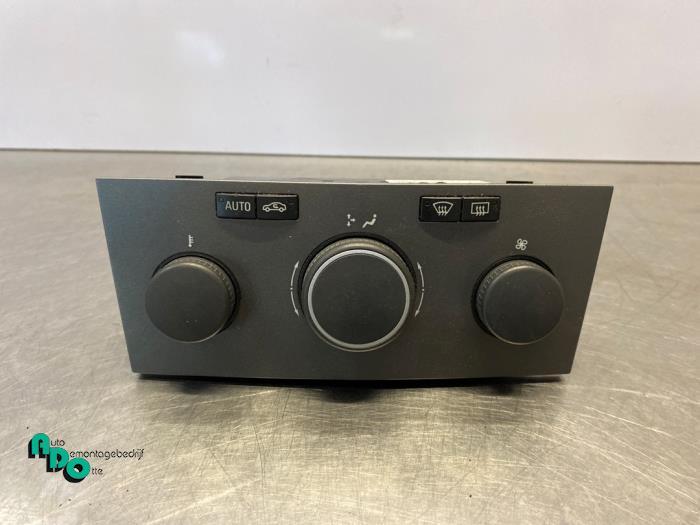 Kachel Bedieningspaneel van een Opel Zafira B (Zafira B 05-), Auto-onderdelen, Gebruikt, -, -, Opel