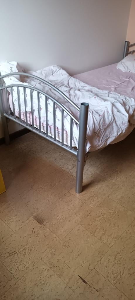 Lit simple (2) sans matelas, Gris, Une personne, Enlèvement, 80 cm