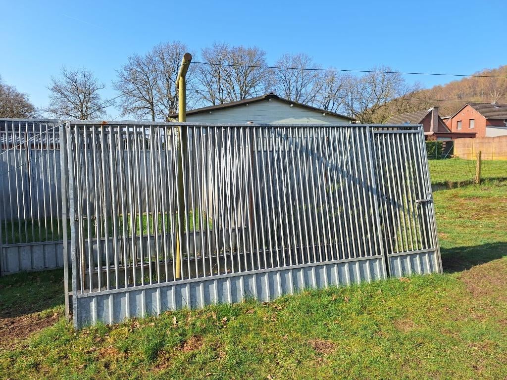 Clôture - panneaux de chenil - avec porte, Clôture barrée, Comme neuf, Enlèvement, Fer