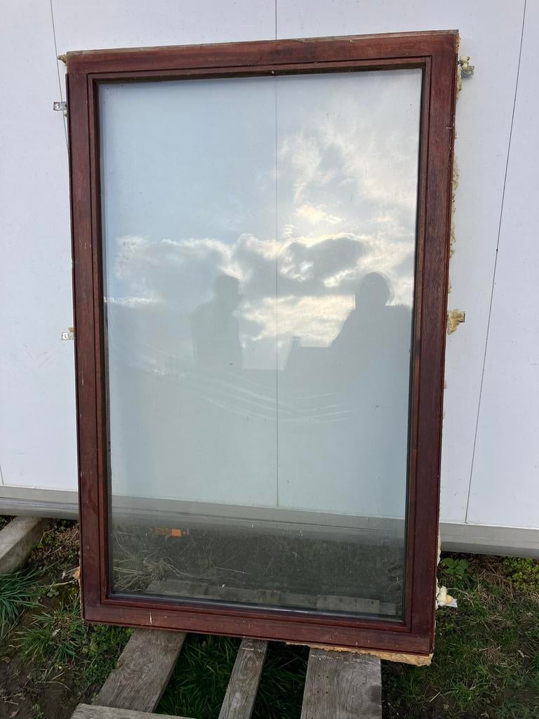 Ramen in pvc en merbau, Ophalen, Zo goed als nieuw, Hout