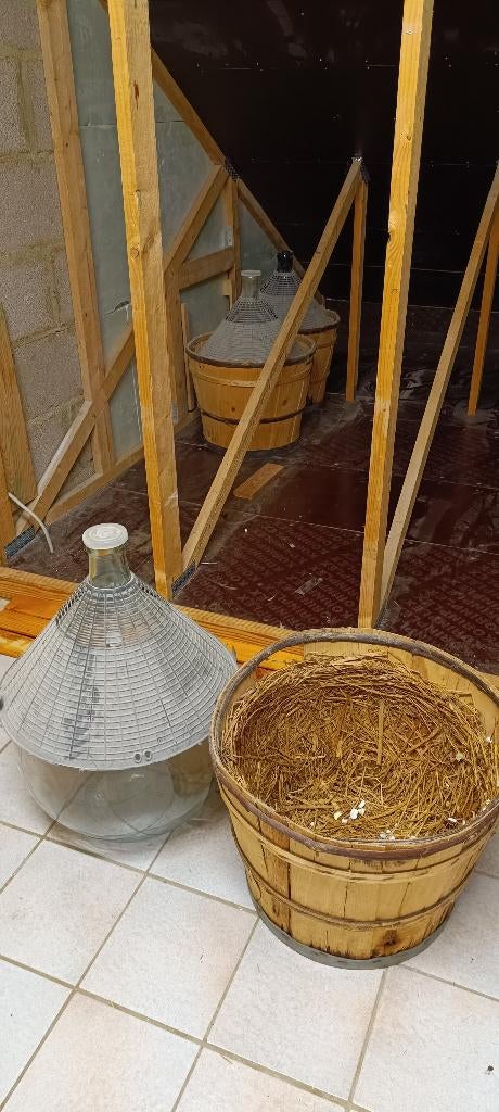 Touries en verre de 54 L, Enlèvement