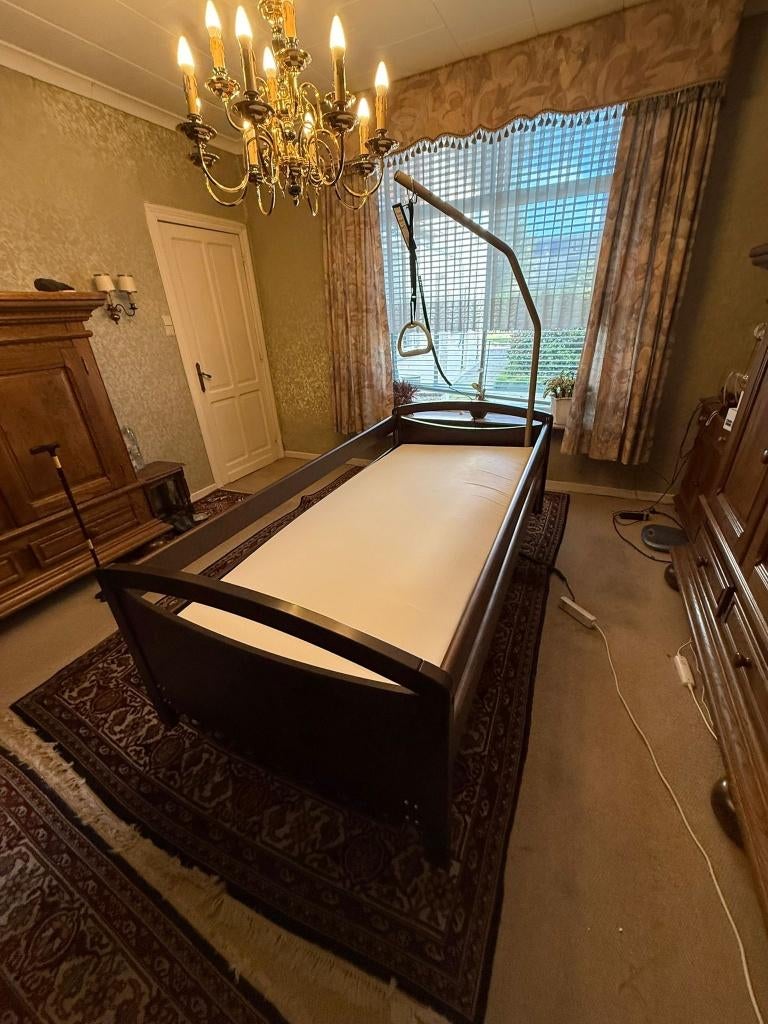 Hoog laag bed Imperia 4 donker nieuwprijs 1895 euro, Ophalen, Zo goed als nieuw