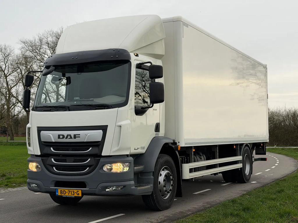 DAF CF 320 LF320.19 EURO6. 2021 Bakwagen met 3000kg Laadklep, Auto's, Vrachtwagens, Automaat, Achterwielaandrijving, Euro 6, Diesel