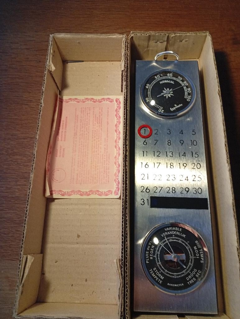 Station météo vintage avec calandrier et thermomètre, Enlèvement, Station météo