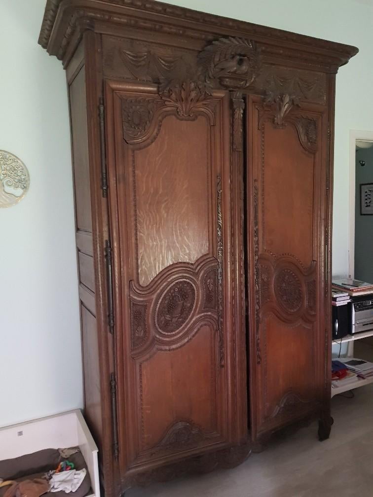 antieken bruidskast, Enlèvement