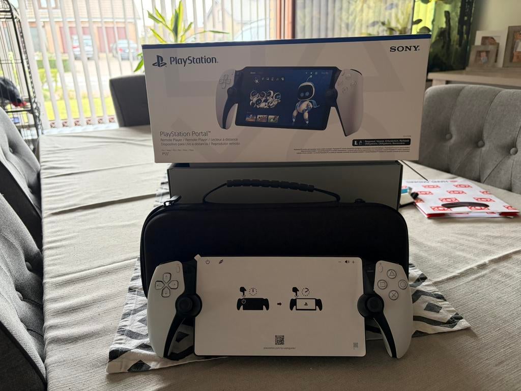 Playstation portzl met opbergtas, Consoles de jeu & Jeux vidéo, Jeux | Sony PlayStation Portable, Enlèvement, Comme neuf